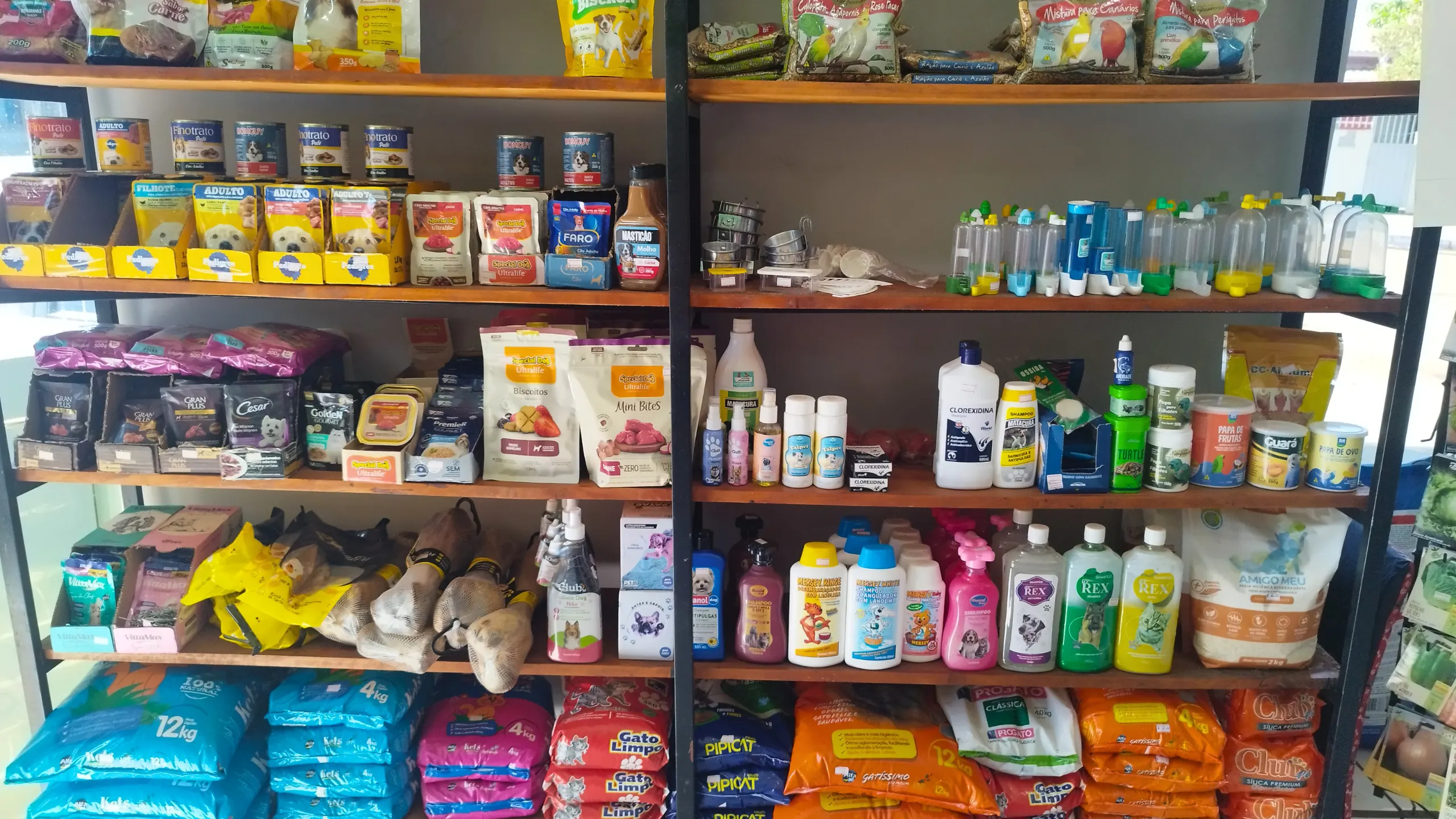Interior PetFarma — medicamentos e higiene